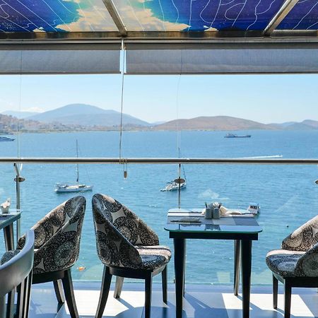 Republika Hotel Sarandë Exteriör bild