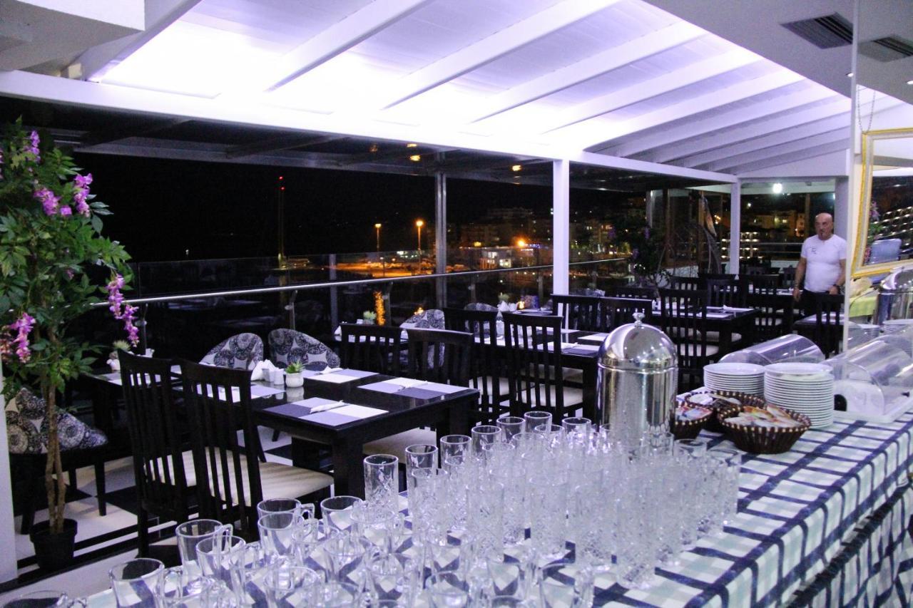 Republika Hotel Sarandë Exteriör bild