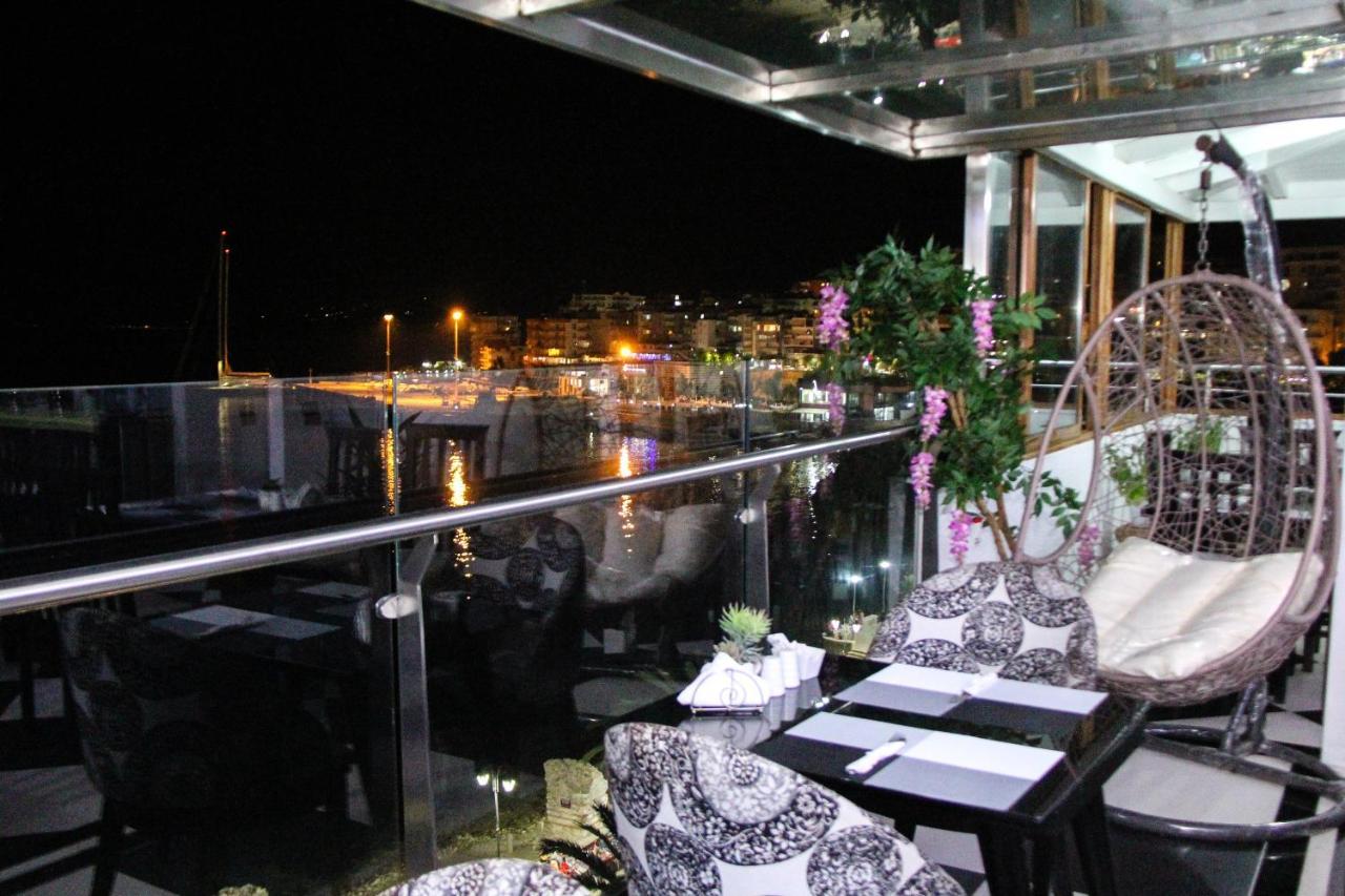 Republika Hotel Sarandë Exteriör bild