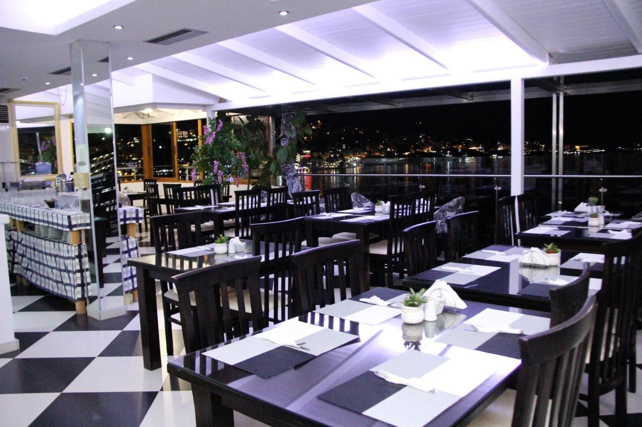 Republika Hotel Sarandë Exteriör bild