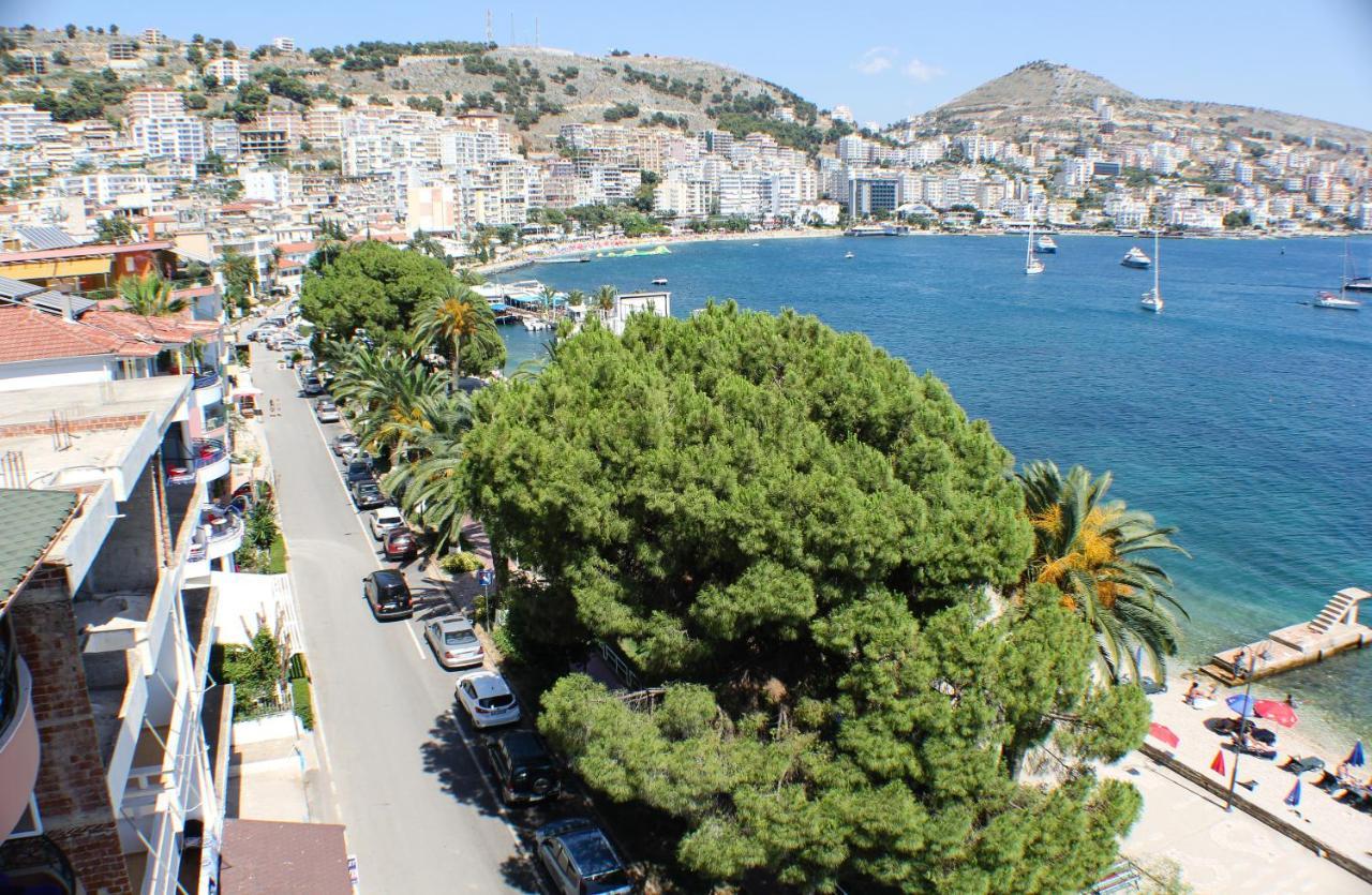 Republika Hotel Sarandë Exteriör bild