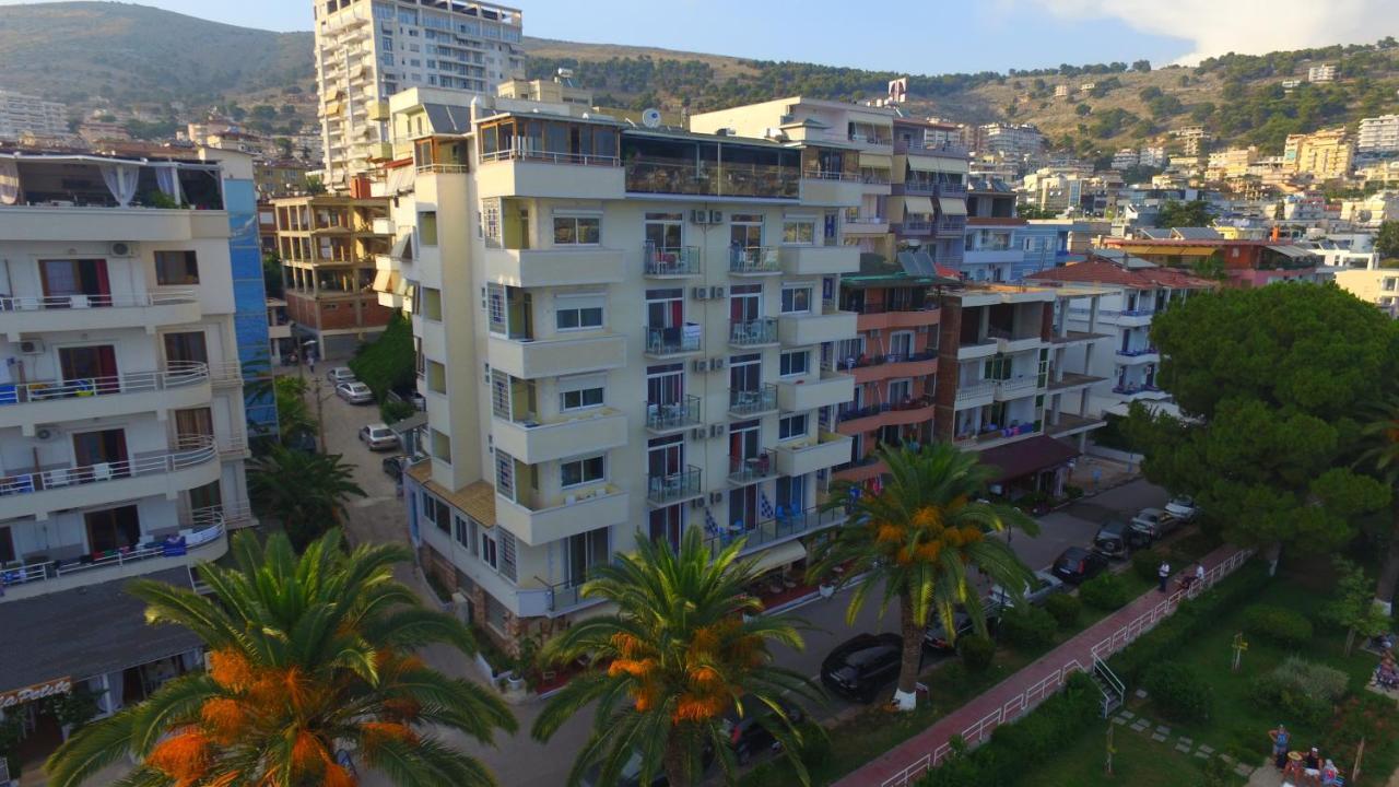 Republika Hotel Sarandë Exteriör bild