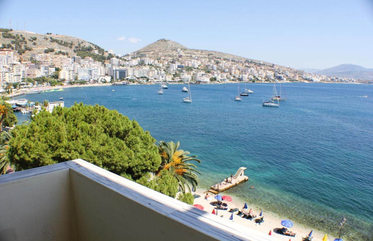 Republika Hotel Sarandë Exteriör bild