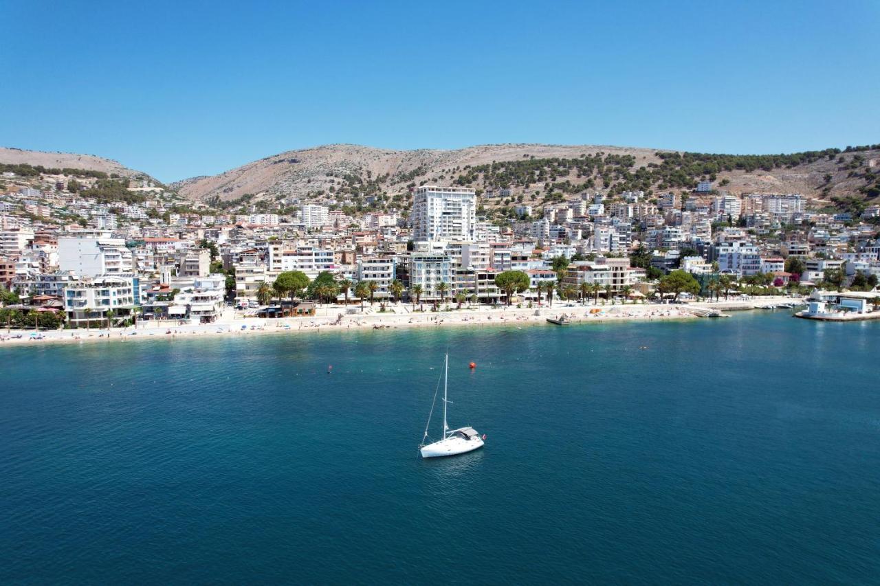 Republika Hotel Sarandë Exteriör bild