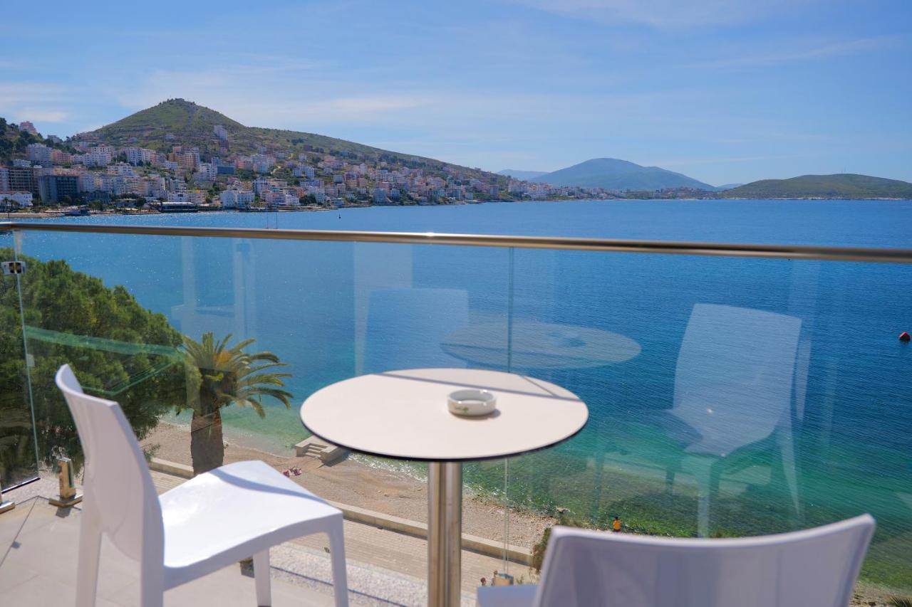 Republika Hotel Sarandë Exteriör bild