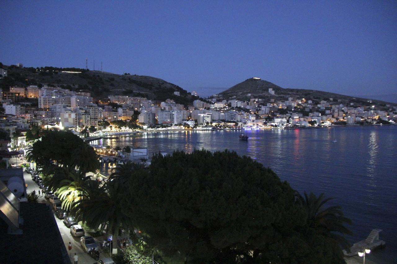 Republika Hotel Sarandë Exteriör bild
