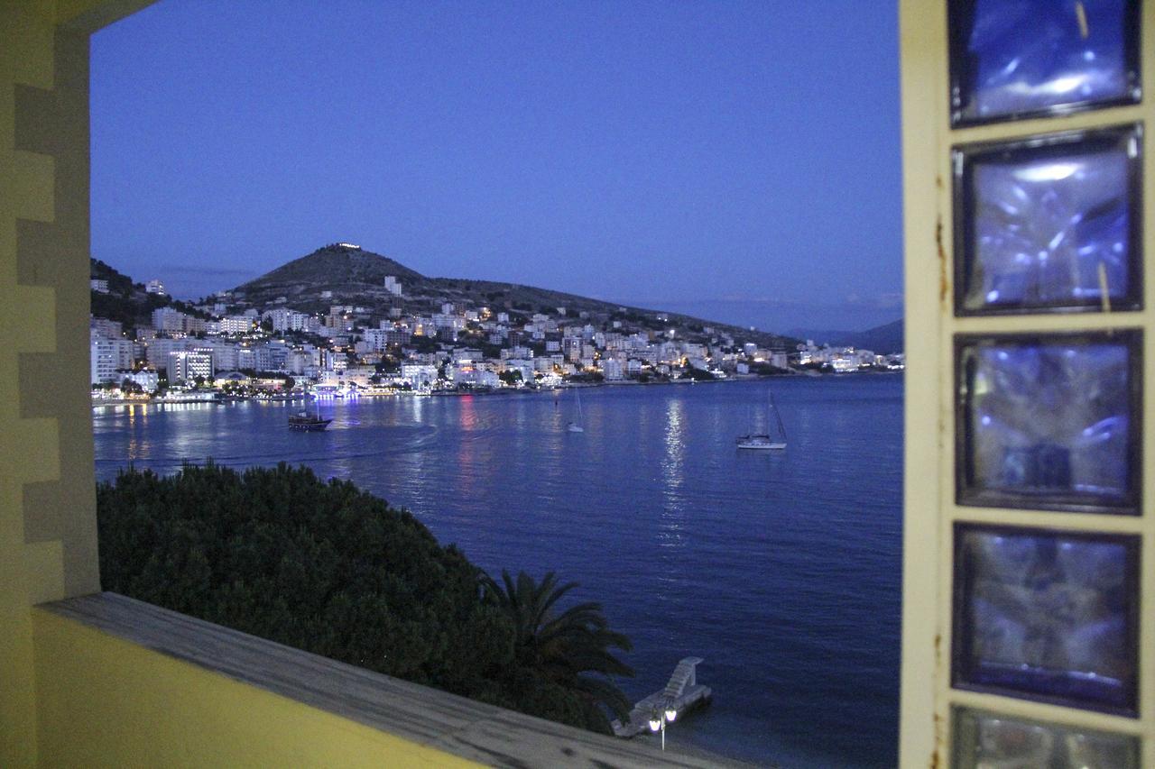 Republika Hotel Sarandë Exteriör bild
