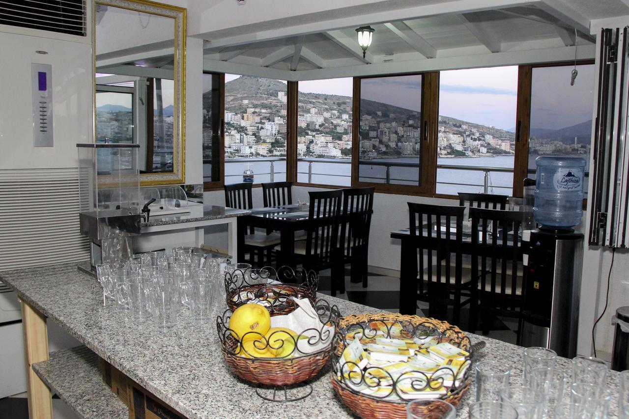 Republika Hotel Sarandë Exteriör bild